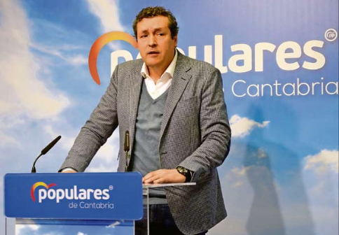 El portavoz del PP Íñigo Fernández. / alErta