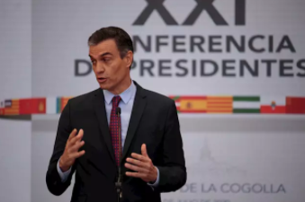 El presidente del Gobierno, Pedro Sánchez, interviene en la XXI Conferencia de Presidentes. - Alberto Ruiz - Europa Press