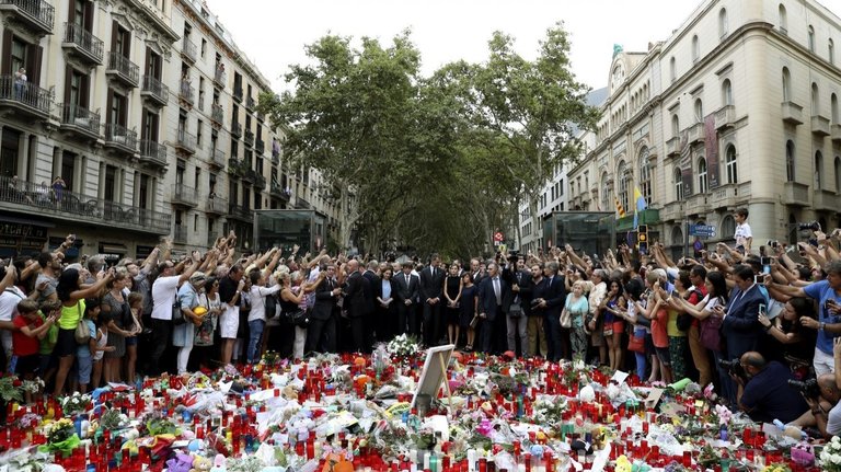 Homenaje de los ciudadanos en el lugar del atentado - EUROPA PRESS - Archivo