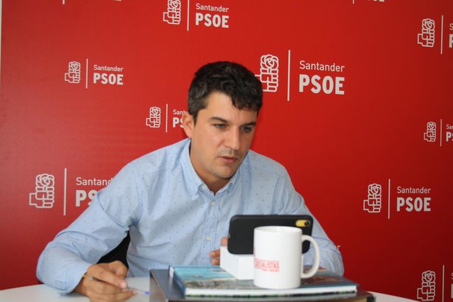 El portavoz del PSOE en el Ayuntamiento de Santander, Daniel Fernández.  / ALERTA