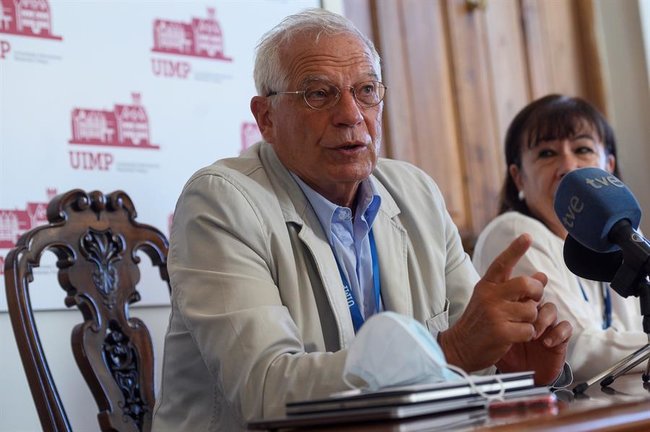 El alto representante de la Unión Europea (UE) para la Política Exterior, Josep Borrell, este miércoles en la Universidad Internacional Menéndez Pelayo en Santander. EFE/Pedro Puente Hoyos