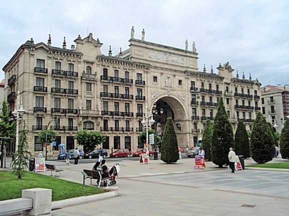 Sede del Banco Santander en el Paseo Pereda. / ALERTA