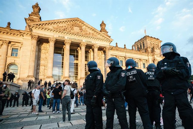 Imagen de este domingo del edificio del Reichstag, la sede del Parlamento alemán, en Berlín. EFE/EPA/CLEMENS BILAN