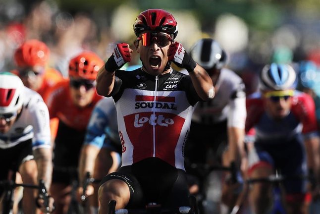 El ciclista australiano Caleb Ewan de Lotto Soudal gana la tercera etapa del Tour de Francia en 198 km desde Niza a Sisteron, sur de Francia, el 31 de agosto de 2020 (Ciclismo, Francia, Niza) EFE / EPA / Benoit Tessier / Pool