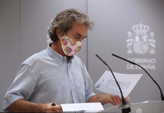 El director del Centro de Coordinación de Alertas y Emergencias Sanitarias, Fernando Simón, informa este jueves en rueda de prensa de la evolución de la pandemia de coronavirus en España. EFE/Kiko Huesca