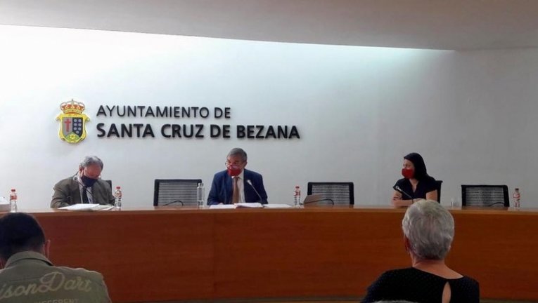 Pleno del Ayuntamiento de Bezana. / ARCHIVO