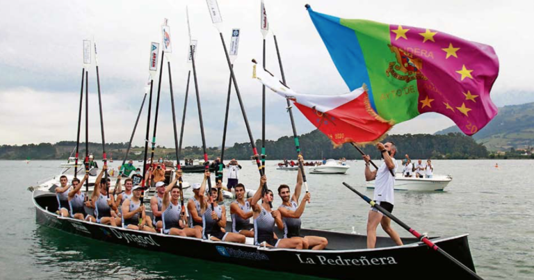 Los remeros de Pedreña ganaron tanto el Campeonato de Cantabria como la Bandera Ayuntamiento de Camargo. / josé ramón