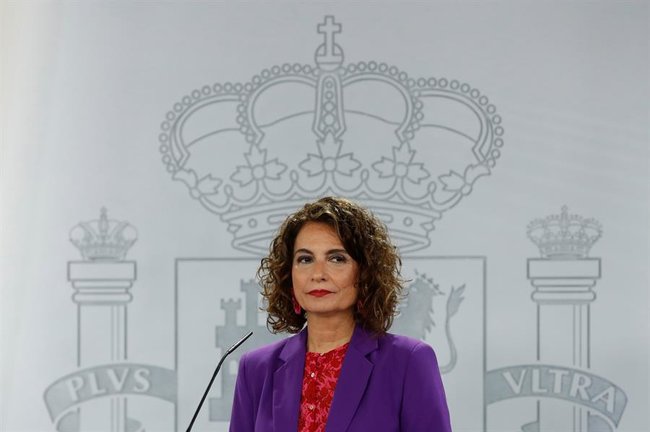 La ministra portavoz, del Gobierno, María Jesús Montero, en la rueda de prensa tras el Consejo de Ministros. / EFE