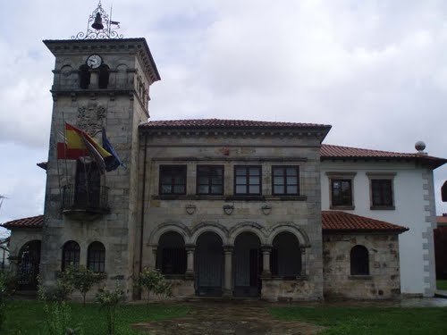 Imagen del Ayuntamiento de Santa María de Cayón. / ALERTA