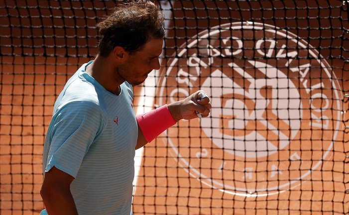 Rafael Nadal de España reacciona después de ganar contra Sebastian Korda de los EE. UU. En su partido de cuarta ronda de hombres durante el torneo de tenis Abierto de Francia en Roland? Garros en París. / EFE