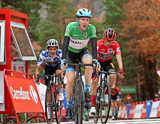El ciclista irlandés Dan Martin tras ganar la tercera etapa de la Vuelta a España, entre Lodosa y Laguna Negra. / Kiko Huesca