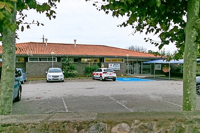 Exterior del centro de salud de Polanco. / ALERTA