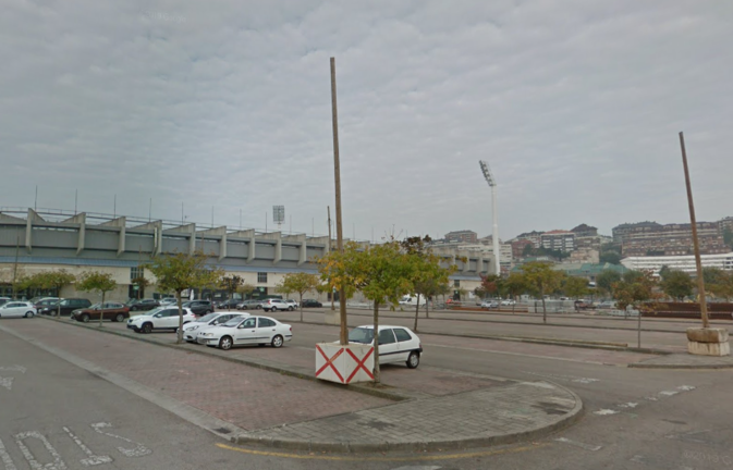 Parquing de las inmediaciones del Estadio de Racing de Santander, donde se ubica el autocine. / ALERTA