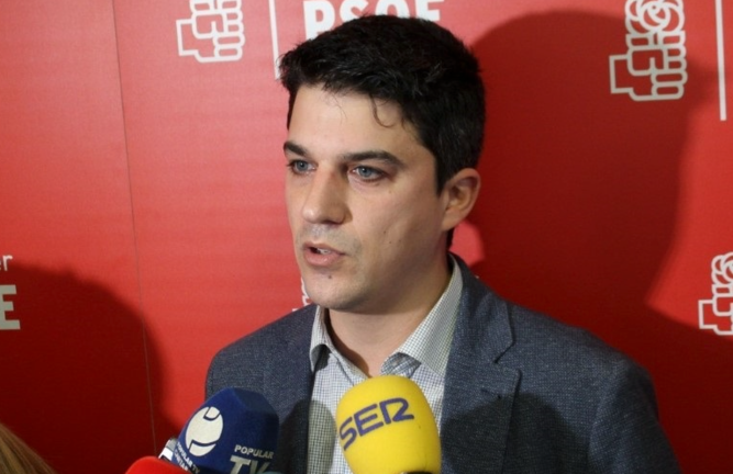 El portavoz socialista, Daniel Fernández. / ALERTA
