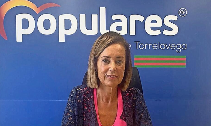 La portavoz del PP en el Ayuntamiento de Torrelavega, Marta Fernández-Teijeiro. / ALERTA