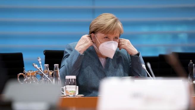 La canciller alemana, Angela Merkel, con mascarilla.EFE