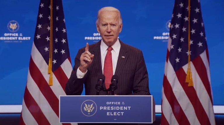 Una captura de fotogramas de un video distribuido por la Oficina del Presidente Electo muestra al presidente electo de los Estados Unidos, Joseph R. Biden, dirigiéndose a los medios de comunicación durante una conferencia de prensa en Wilmington, Delaware, EE. UU. / EFE