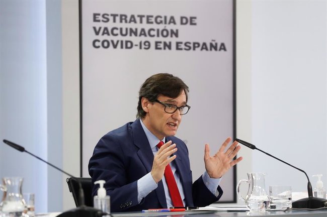 El ministro de Sanidad, Salvador Illa, comparece en la rueda de prensa posterior al Consejo de Ministros este martes en Madrid. EFE/ J.J. Guillén