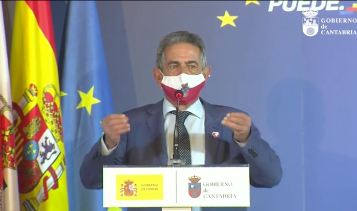 El presidente de Cantabria, Miguel Ángel Revilla durante su intervención en Comillas. / ALERTA