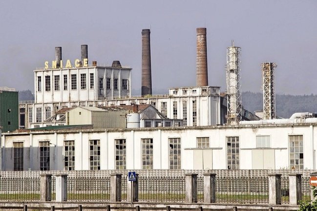 Vista de la fábrica de Sniace de Torrelavega. / S.D.