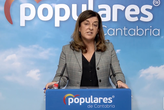 La presidenta del PP, María José Sáenz de Buruaga durante la rueda de prensa ofrecida ayer. / ALERTA