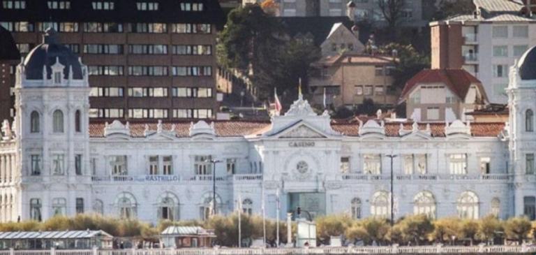 Vista del Gran Casino Sardierno en Santander.
