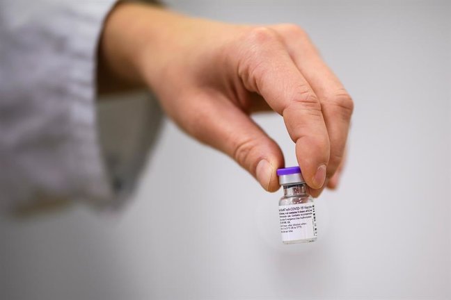 Vacuna de Pfizer/BioNTech que llegaron a España desde Bélgica. / EFE / CHRISTIAN BRUNA