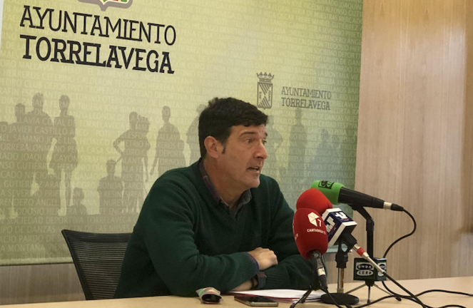 El secretario general del PSOE en el municipio, Bernardo Bustillo. / ALERTA