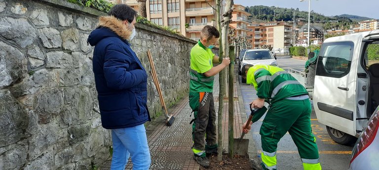 El concejal de Medio Ambiente, José María Liendo, señala que el objetivo es mejorar la imagen de los espacios públicos y la gestión medioambiental de 41 espacios del municipio.