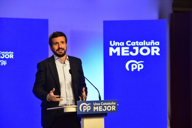 El líder del PP, Pablo Casado interviene durante el inicio de la campaña electoral para los comicios del 14 de febrero, en el Hotel Grand Marina, en Barcelona, Cataluña (España), a 28 de enero de 2021. 