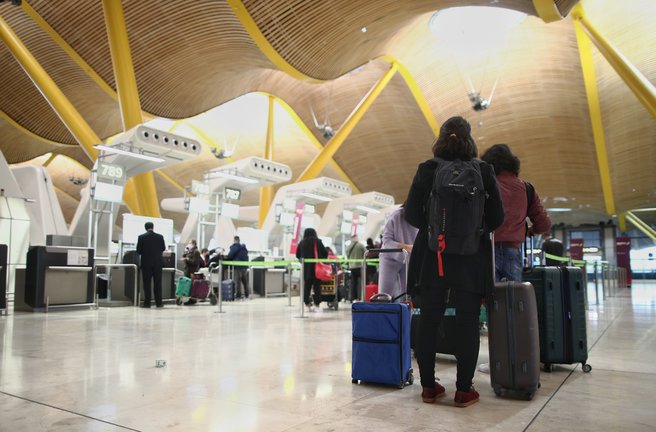 España restringirá la entrada de vuelos y buques desde Reino Unido a partir de las 18.00 durante 14 días
