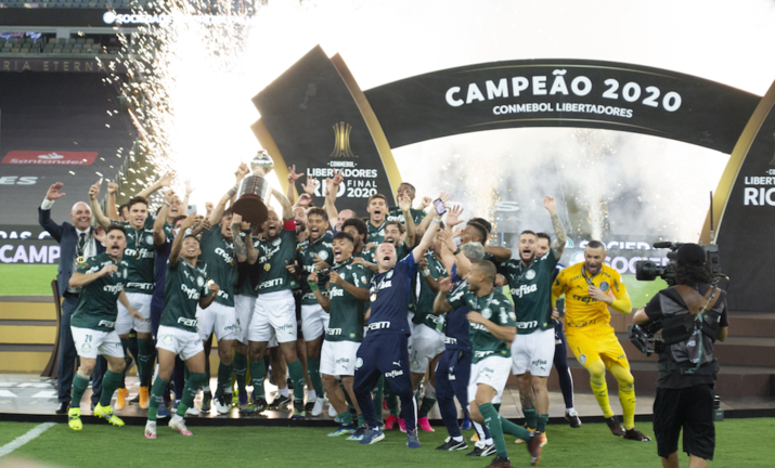 La plantilla del Palmeiras celebra el título. / E. PRESS