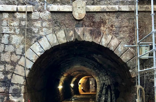 Obras en el antiguo túnel de Tetuán. / F.G.