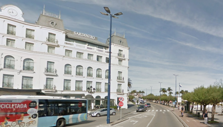 Vista del Hotel Sardinero situado en la Av. Reina Victoria en Santander. / ALERTA