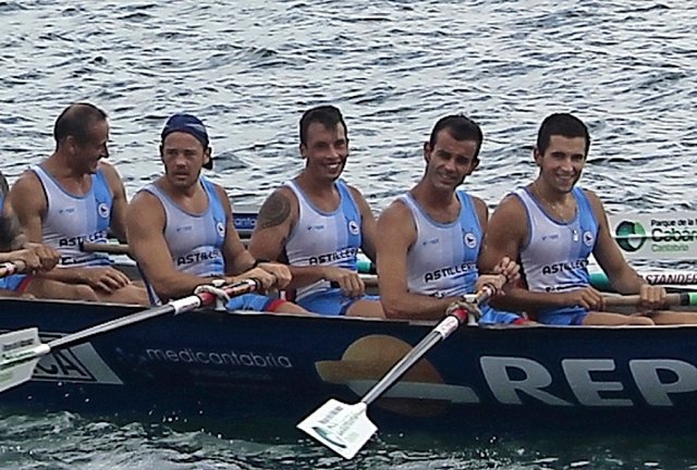 De izquierda a derecha, Roberto de Llanos, González Sentíes, Ignacio García, Javier Martínez y Manu Crespo, que seguirán a bordo en el 2021.