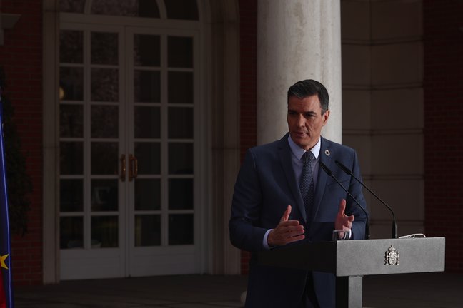 El presidente del gobierno, Pedro Sánchez, ofrece una rueda de prensa en Moncloa tras participar en la reunión del Consejo Europeo Extraordinario sobre el Coronavirus, en Madrid (España), a 26 de febrero de 2021. 