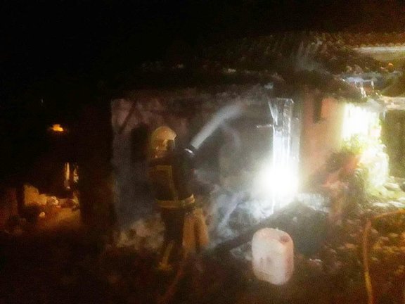 Incendio declarado en un garaje de Brez, Camaleño.