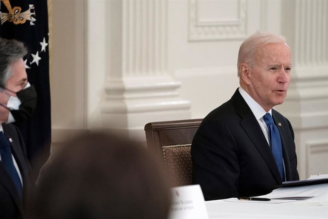 El presidente de EE.UU., Joe Biden, celebra una reunión de su gabinete en la Sala Este de la Casa Blanca en Washington. / EFE/EPA/Leigh Vogel