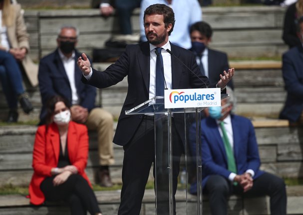 El líder del PP, Pablo Casado, interviene en la presentación de la candidatura del PP de Madrid para las elecciones a la Asamblea de Madrid en el Auditorio del Parque Lineal del Manzanares, en Madrid (España) a 31 de marzo de 2021. 