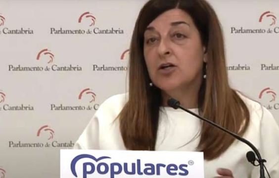 La presidenta del Partido Popular de Cantabria, María José Sáenz de Buruaga. / alerta