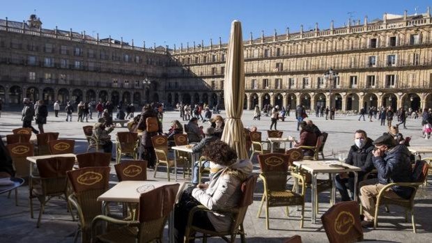 Terrazas en la Plaza Mayor de Salamanca - ICAL