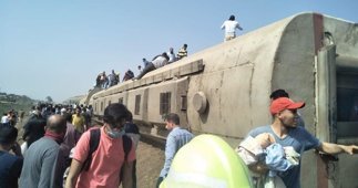 Descarrilamiento de un tren cerca de El Cairo - MINISTERIO DE SALUD DE EGIPTO