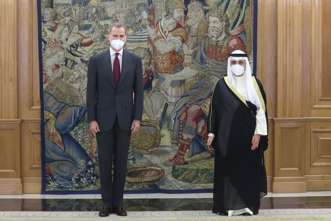 El Rey recibe en audiencia al ministro de Asuntos Exteriores y ministro de Asuntos del Consejo de Ministros del Estado de Kuwait, Ahmad Nasser Al Mohammed Al Ahmed Al Jaber Al Sabah, que visita oficialmente España.