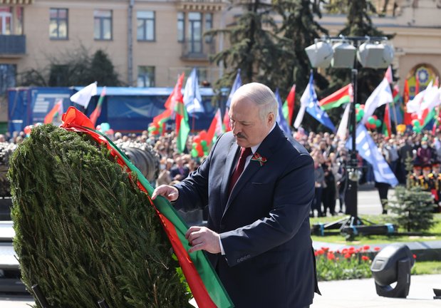 Alexander Lukashenko participa en los actos por el Día de la Victoria