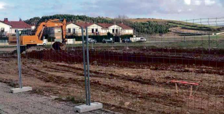 Zona de obras del futuro proyecto de viviendas de protección oficial en Aguilar de Campoo. / ALERTA