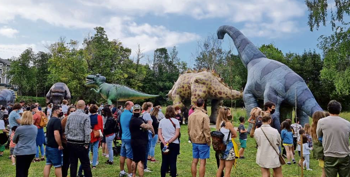 Espectáculo de dinosaurios en el Parque de La Viesca. / alerta