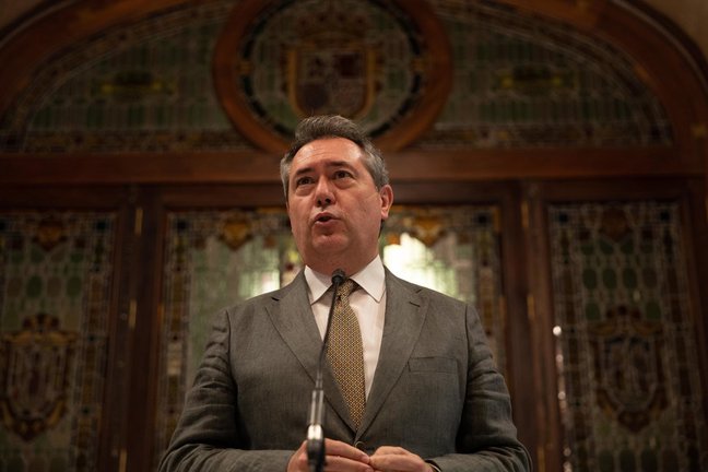 Comparecencia del alcalde de Sevilla, Juan Espada, en foto de archivo.