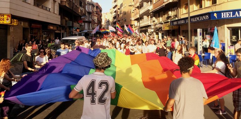 Archivo - Bandera LGTBI en el Orgullo 2018
