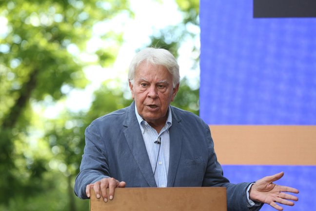 El expresidente del Gobierno, Felipe González, durante la entrega del I Premio Rojana 'Alfredo Pérez Rubalcaba’, a 21 de junio de 2021, en la Fundación Felipe González, Madrid, (España)