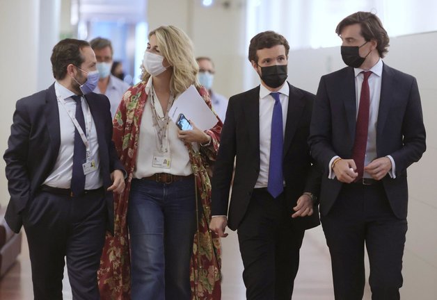 El líder del PP, Pablo Casado, a su llegada a la reunión del Grupo Popular en el Congreso con diputados y senadores. En Madrid, a 21 de junio de 2021, en Madrid (España). 